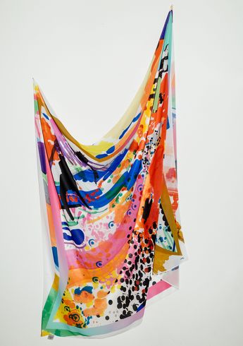 Bunt gemustertes rechteckiges Tuch