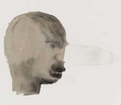 Eine in schwarzer Farbe aquarelierte kopfförmige Fläche. 